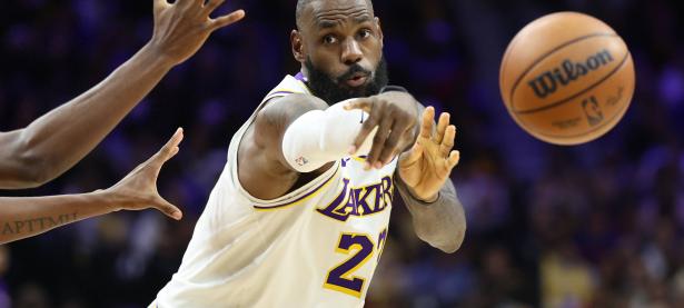 九游- 詹姆斯爆冷击败塞尔维亚队,绝杀引爆全场视频 