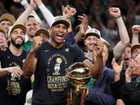 九游体育-刷新纪录引发热议！，库里在巴黎圣日耳曼比赛中最后时刻胜出赛场气氛高涨的简单介绍